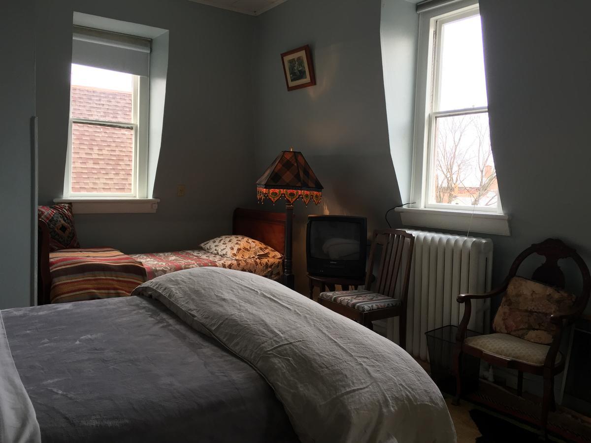 Hudson City Bed And Breakfast Екстериор снимка