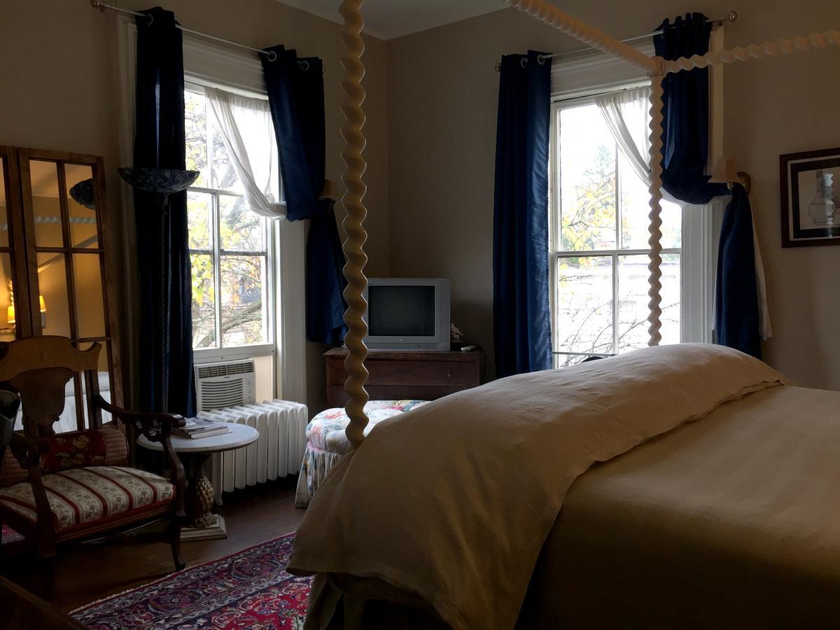 Hudson City Bed And Breakfast Екстериор снимка