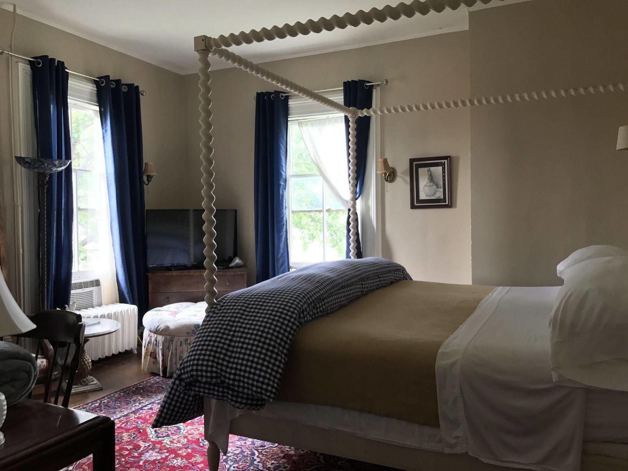 Hudson City Bed And Breakfast Екстериор снимка